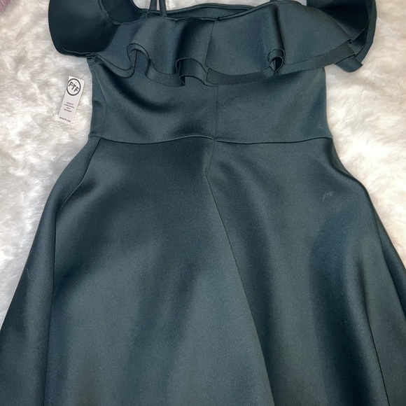 Fashion to Figure Tea-length Emerald Green Flare Ruffle Dress | 1 (Plus Size) - Picture 11 of 14